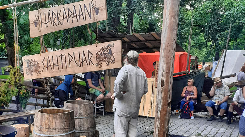 Keskiaikamarkkinoiden sahtipuoti