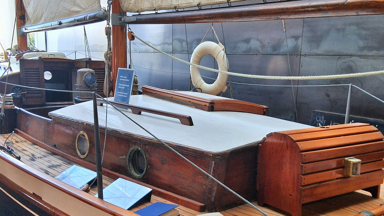 Daphne-purjealus Göranin sisätiloissa