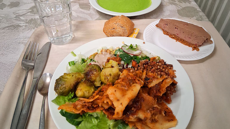 Kasvis-ravintolan ruoka-annos