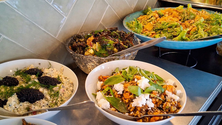 Tarjoilua Kuoren brunssilla