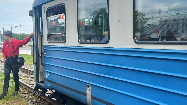 Lättähattu-junan sisäänkäynti