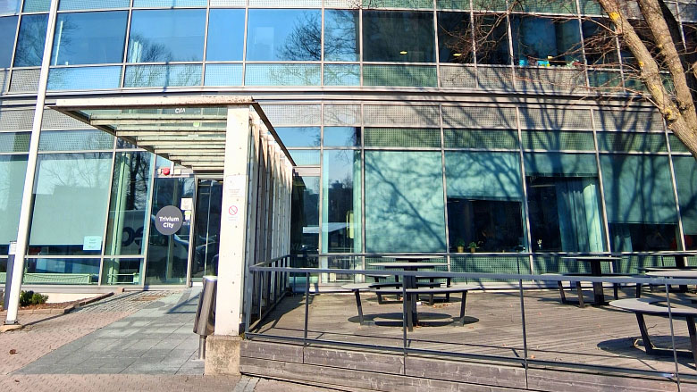 Maunon sisäänkäynti