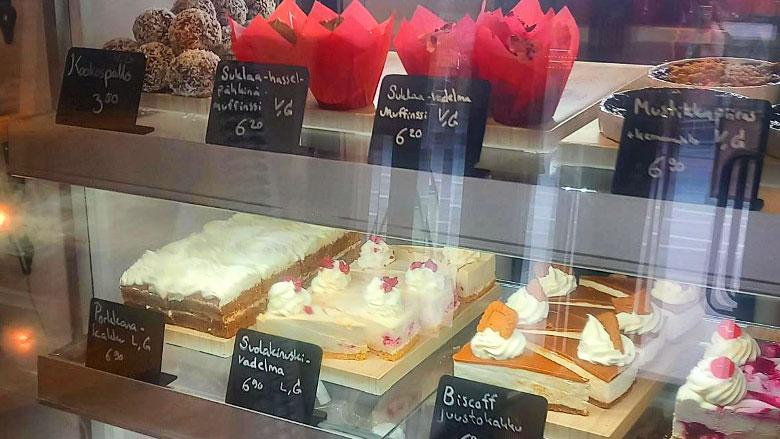kakkupaloja ja suolaista piirakkaa