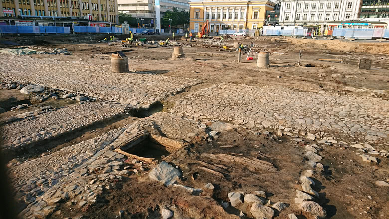 Arkeologiset kaivaukset Kauppatorilla vuonna 2018